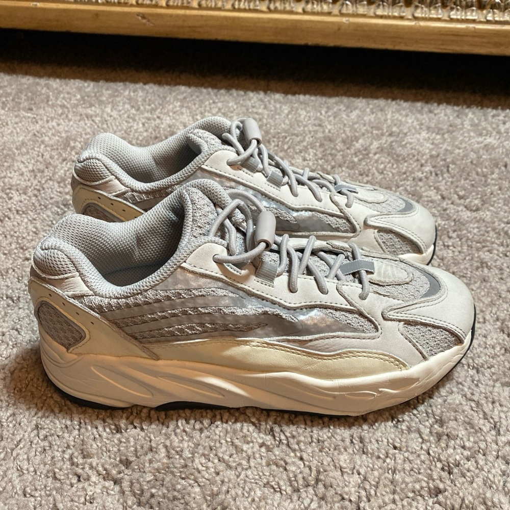 Adidas Yeezy boost 700 V2  Kids Sneakers - Gray and White
